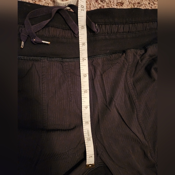 Lululemon dance studio crop size 2 black - Picture 14 of 14